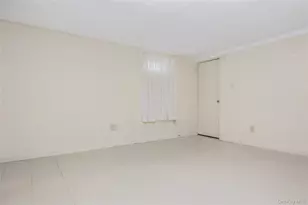 35 W Chestnut St, Farmingdale, NY 11735 - Photo 17