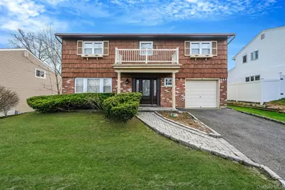 19 Woodoak Lane, Huntington, NY 11743 - Photo 1