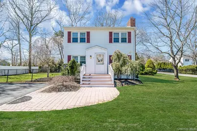 12 Ocean Avenue, East Quogue, NY 11942 - Photo 1