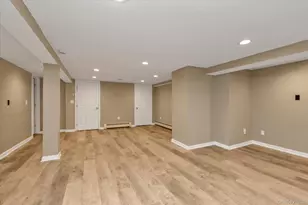 689 Pleasant Ave, Westbury, NY 11590 - Photo 7