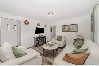 270 26th Street, Copiague, NY 11726 - Photo 11