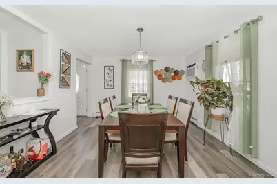 270 26th Street, Copiague, NY 11726 - Photo 7