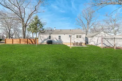 270 26th Street, Copiague, NY 11726 - Photo 23