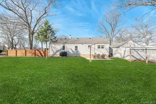 270 26th St, Copiague, NY 11726 - Photo 23