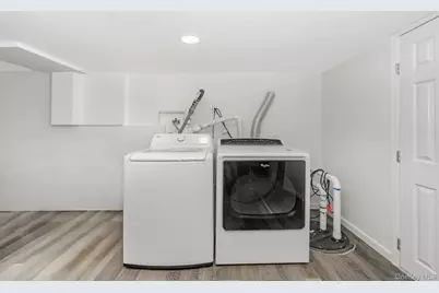 270 26th Street, Copiague, NY 11726 - Photo 19