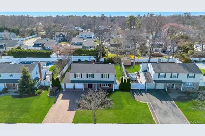 18 Lloyd Lane, Nesconset, NY 11767 - Photo 3