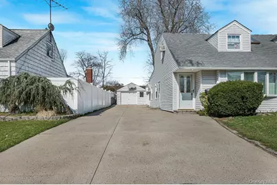 758 Wyngate Drive E, Valley Stream, NY 11580 - Photo 17