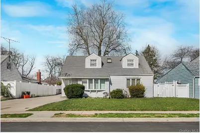 758 Wyngate Drive E, Valley Stream, NY 11580 - Photo 1