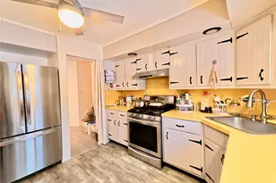 10 Kings Park Rd, Commack, NY 11725 - Photo 9