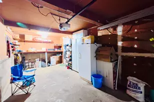 10 Kings Park Rd, Commack, NY 11725 - Photo 25