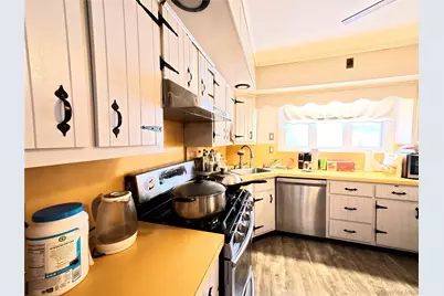 10 Kings Park Road, Commack, NY 11725 - Photo 7