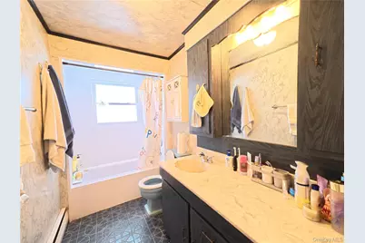 10 Kings Park Road, Commack, NY 11725 - Photo 15