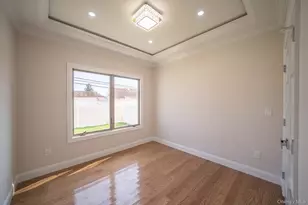 22 Sleepy Ln, Hicksville, NY 11801 - Photo 9