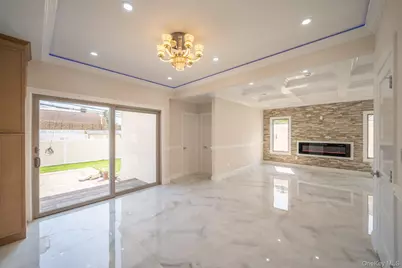 22 Sleepy Lane, Hicksville, NY 11801 - Photo 7