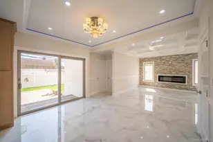 22 Sleepy Ln, Hicksville, NY 11801 - Photo 7