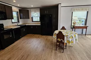 525-B26 Riverleigh Ave, Riverhead, NY 11901 - Photo 5