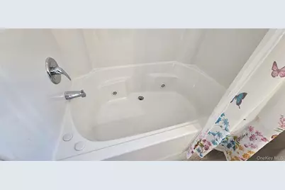 525-B26 Riverleigh Avenue #B26, Riverhead, NY 11901 - Photo 11