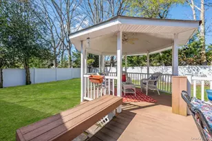 76 Beatrice Ave, West Islip, NY 11795 - Photo 29