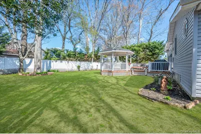 76 Beatrice Avenue, West Islip, NY 11795 - Photo 27