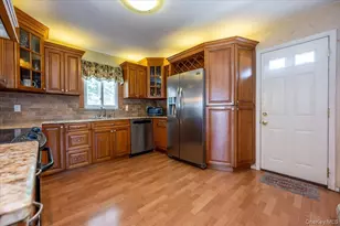 76 Beatrice Ave, West Islip, NY 11795 - Photo 11