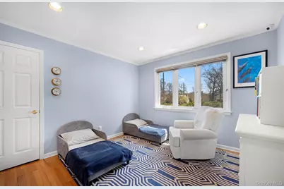 20 Brampton Lane, Great Neck, NY 11023 - Photo 17