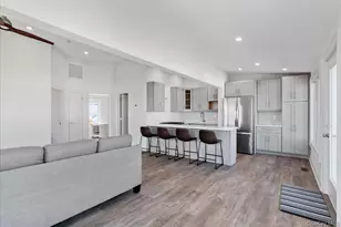 73 W Tiana Rd, Hampton Bays, NY 11946 - Photo 5