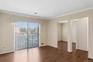 100 S Cambridge Dr S, Copiague, NY 11726 - Photo 9