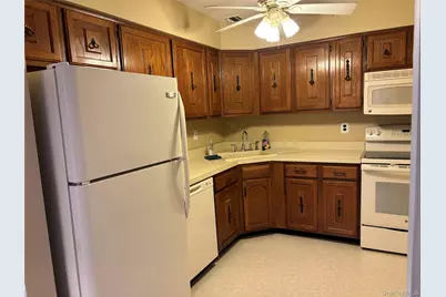 100 Cambridge Drive, Copiague, NY 11726 - Photo 3