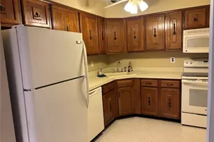 100 Cambridge Dr, Copiague, NY 11726 - Photo 3