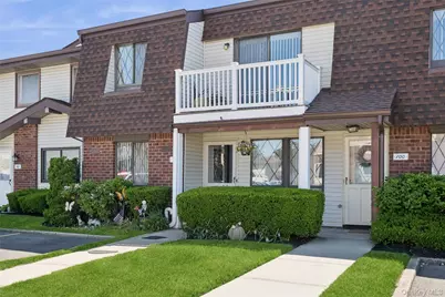100 S Cambridge Drive S #100, Copiague, NY 11726 - Photo 1