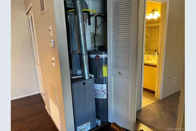 100 Cambridge Drive, Copiague, NY 11726 - Photo 13