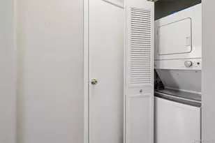 100 S Cambridge Dr S, Copiague, NY 11726 - Photo 29