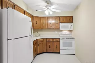 100 S Cambridge Dr S, Copiague, NY 11726 - Photo 21