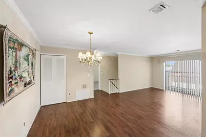 100 S Cambridge Drive S #100, Copiague, NY 11726 - Photo 19