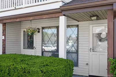 100 S Cambridge Drive S #100, Copiague, NY 11726 - Photo 3