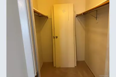 100 Cambridge Drive, Copiague, NY 11726 - Photo 9