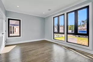 557 Knoll Ct, Seaford, NY 11783 - Photo 13