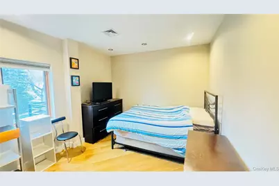 4902 Marathon Parkway, Little Neck, NY 11362 - Photo 15