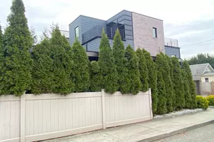 49-02 Marathon Pkwy, Little Neck, NY 11362 - Photo 21