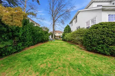107 Edgewood Avenue, Yonkers, NY 10704 - Photo 41