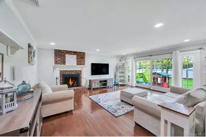 16 Lenore Place, Hauppauge, NY 11788 - Photo 19
