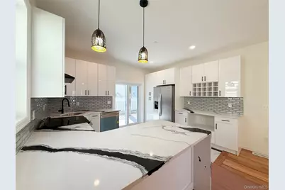 3174 Valhalla Drive, Bronx, NY 10465 - Photo 3