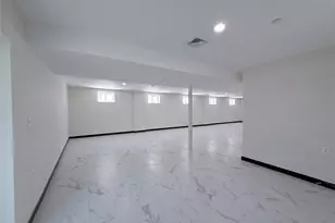 3174 Valhalla Dr, Bronx, NY 10465 - Photo 35