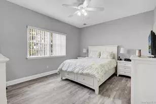 103 Narragansett Villas Dr, Lindenhurst, NY 11757 - Photo 17