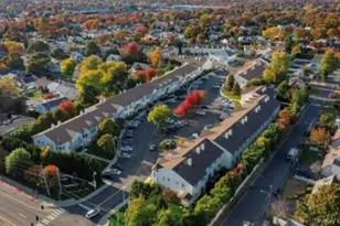 103 Narragansett Villas Dr, Lindenhurst, NY 11757 - Photo 25