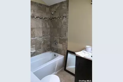 175 Richmond Boulevard, Ronkonkoma, NY 11779 - Photo 9