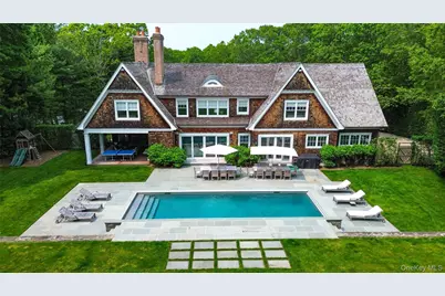 14 W Hills Court, Southampton, NY 11968 - Photo 1