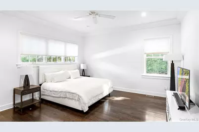 14 W Hills Court, Southampton, NY 11968 - Photo 13