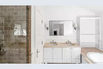 14 W Hills Court, Southampton, NY 11968 - Photo 11