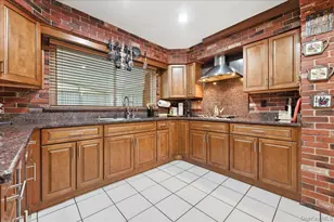 16 Seaway Dr, Copiague, NY 11726 - Photo 15